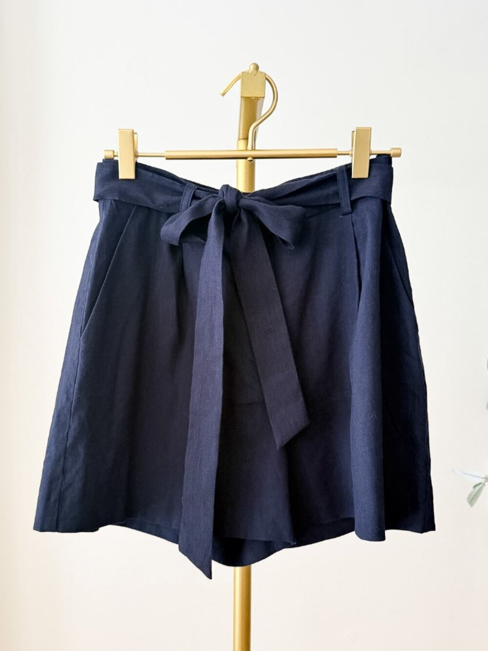 Antonio Melani Navy Linen Belted High Waist Shorts NWT | Size 4